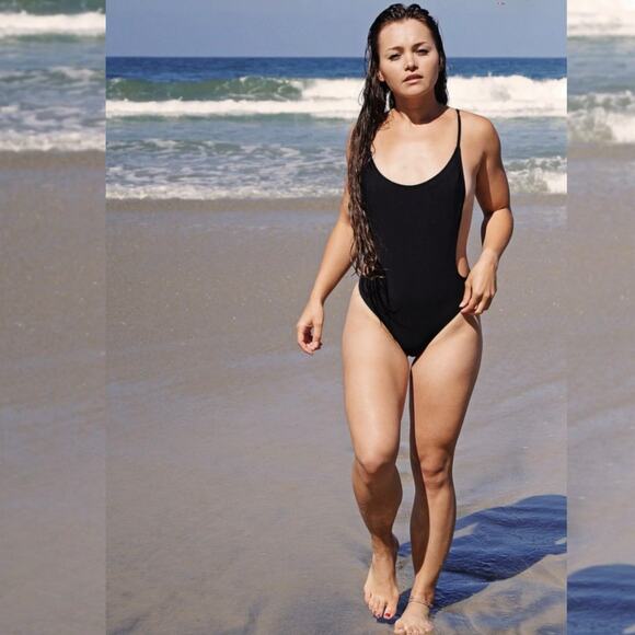 Elegant Black Women's Bikini - Picture 3 of 12